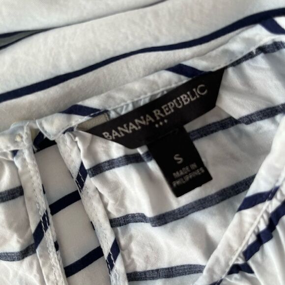 Banana Republic white/black striped rayon scoop neck top, 3/4 bell sleeves sz S - Picture 5 of 5